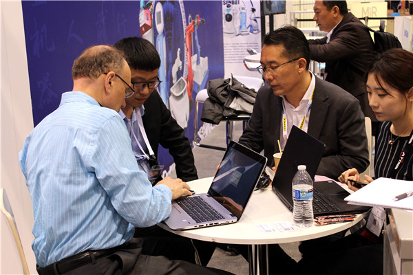 1491526214856253.jpg 客戶現(xiàn)場技術(shù)交流.jpg