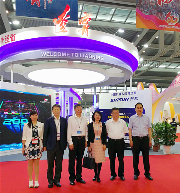 1525999501263312.jpg 合影.jpg