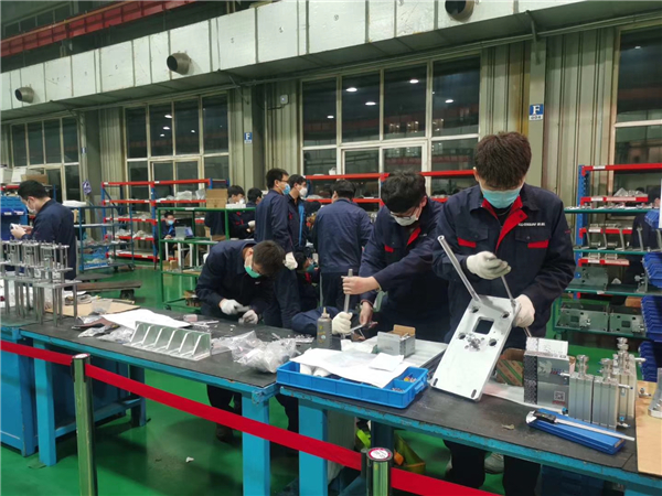 1583495192663206.jpg 制造生產(chǎn)部門加班加點,鼎力支持.jpg