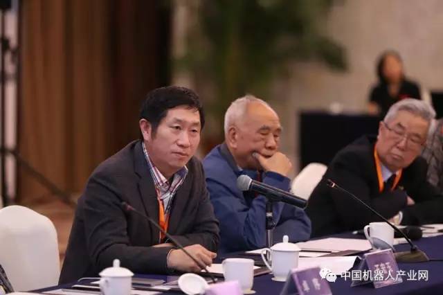 2016中國(guó)物流裝備產(chǎn)業(yè)發(fā)展大會(huì)暨中國(guó)物流裝備企業(yè)家年會(huì)隆重召開(kāi) 新松榮獲三項(xiàng)大獎(jiǎng)