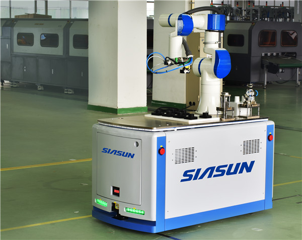 新松全線(xiàn)新品盛裝亮相2016中國(guó)國(guó)際機(jī)器人展