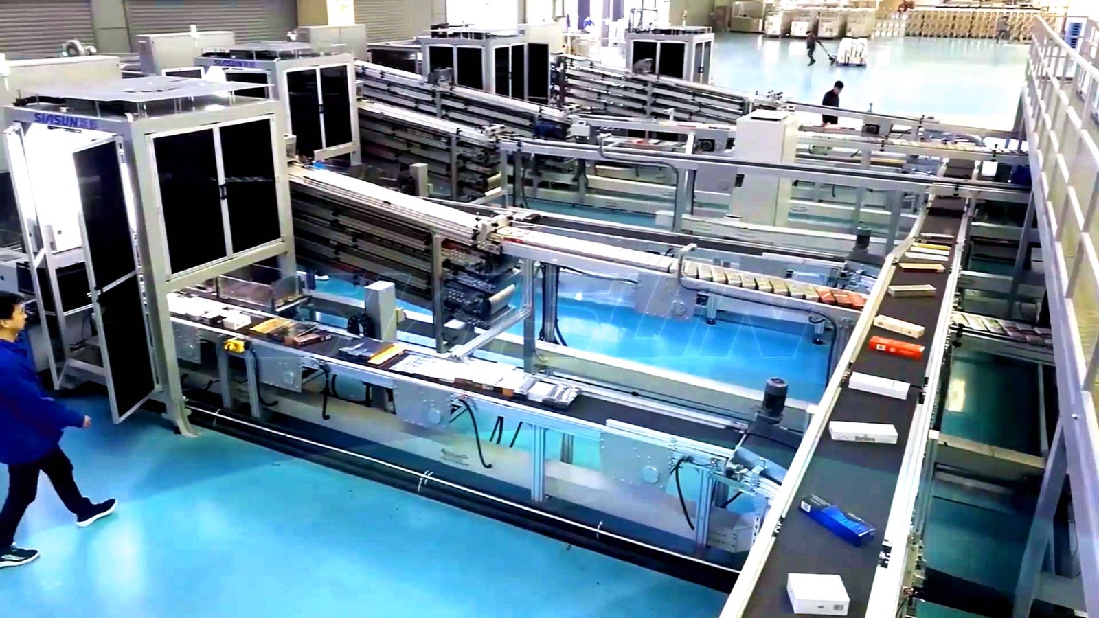 新松這項(xiàng)黑科技，可以讓機(jī)器人識(shí)別出600余種的異型煙……