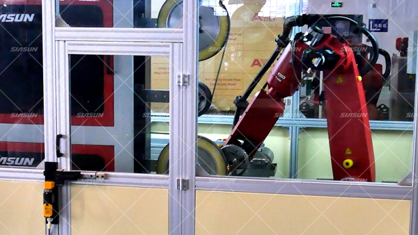 新松攜手上海交運打造國內(nèi)首條汽車零部件智能磨拋系統(tǒng)