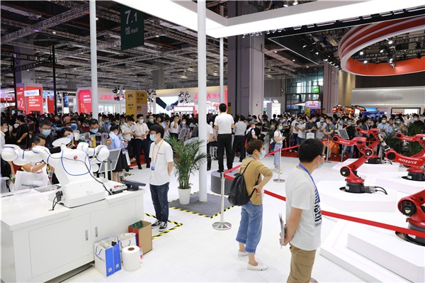 錨定需求導(dǎo)向，領(lǐng)鑄創(chuàng)新方案——新松閃耀工博會(huì)！