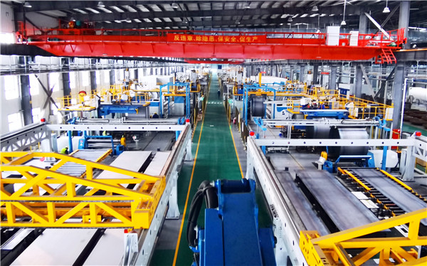 新松助力中遠(yuǎn)海運(yùn)LNG罐箱智能產(chǎn)線建成投產(chǎn)