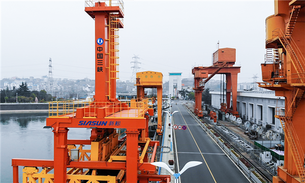 葛洲壩清污機(jī)器人上崗！