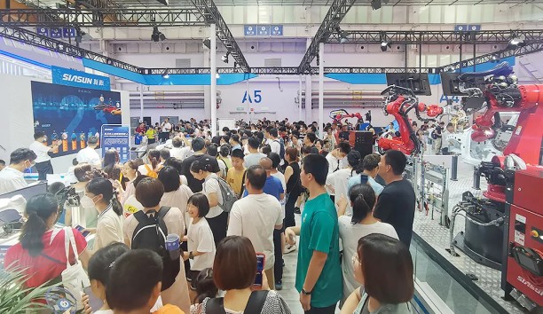 人氣爆棚！新松世界機器人大會亮劍高端應(yīng)用，廣受各方關(guān)注